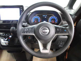 運転が楽しくなる明るく開放的な運転席まわりです。プロパイロットで高速など運転支援で疲れを軽減してくれます!