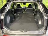 後席を格納すると、これだけの広さが!シーンに合わせたシートアレンジで、大きな荷物も積むことが出来ます♪