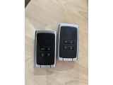 スマートキーです☆ポケットやバックの中に入れておくだけで、ドアの開閉はもちろん、エンジンの始動もできます♪