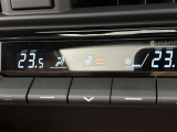 ステアリングヒーター付き。寒い日のドライブも、手のひらから温めてくれます。