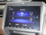 ナビゲーションは純正9インチメモリーナビ(VXM-227VFNi)を装着しております。AM、FM、CD、DVD再生、Bluetooth、音楽録音再生、フルセグTVがご使用いただけます。