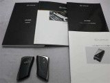 取説・メンテナンスノート・スマートキーの3点セットです。