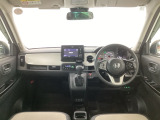 【前方視界】開放的な前方視界!運転がしやすく疲れにくいです♪窓が大きく、見通しがとっても良いおクルマですよ♪