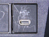 USB端子を装備しております。