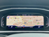 【Digital Cockpit Pro】ナビゲーションのマップを中央により大きくワイドに映し出すこともでき、少ない視線移動でナビ画面を確認できます。