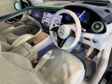 メルセデスのシートは、少し硬めに出来ておりますので、長時間の運転でも疲れにくく、安全にドライビングをお楽しみ頂けます