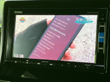 テレビ映像を画面に表示でき、停車中の休憩時間にも番組を楽しめます。画面の表示が見やすく、車内で過ごすひとときに活用できる便利な装備です。