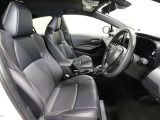 ゆったり室内で運転もしやすいです♪使い勝手の良い配置も考えられています!!
