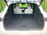 【パワーバックドア】スマートキーや運転席のボタンを押すだけでリアゲートが自動で開閉します!荷物を持っている時や、高い位置にあるバックドアを閉める際に便利な機能です♪
