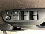 ボタン1つ自動で窓の開閉が可能です!空気の入れ替えも瞬時にできます!