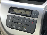 ■温度設定をしておけばいつでも快適な車内温度を維持できるオートエアコン!