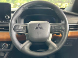 【純正革巻きステアリング】上質な革を使用することで、手にしっかり馴染みとても運転しやすいハンドルです♪