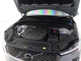 マイルドハイブリッドを搭載した7シーターSUV。街中でも高速道路でも、電動パワートレーンならではの発進時からなめらかな加速フィールをお楽しみいただけます。
