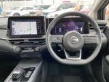 ハンドルは軽やかに回り、気持ちよく運転が出来ます。