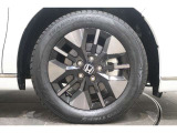 純正のアルミホイールが足元を飾ります!タイヤサイズは205/60R16となります。