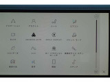 互換性のあるスマートフォンをPiviに接続して、タッチスクリーンから安全に利用することができます。ワイヤレス接続でApple CarPlay / Android Autoがご利用いただけます。