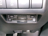 ETC車載器を装備しています。高速道路の料金所もストレスなく通行できます。すっきりとしたビルトインタイプですよ。