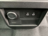 充電端子が装備されていますので車内でスマートフォンなどの充電が可能です。