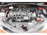 エンジンルームの樹脂部分は丁寧に磨いてツヤをだしています。当社の中古車のエンジンルームクリーニングはとても自信があります★