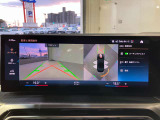 パーキングアシストプラス:トップビュー+3Dビュー、パノラマビューが含まれ車の周囲の状況をディスプレイで確認できます。スマートフォンからリモートで3Dビューで周囲を確認できます。