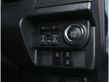 電動のスライドドアで楽々スムース!運転席から開閉の操作ができます!&スタートスイッチを押してエンジン始動ができるスマートキーが装備されています♪ポケットや鞄からキーを出さずに乗り込めます♪