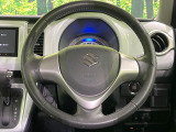インテリアに合わせたデザインのステアリングは、運転される方のことも考え、運転しやすい形状、大きさです。是非一度、実際に触ってお確かめください。