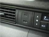 ◆USBチャージャー◆使いやすい場所に装備されています。