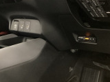自社整備工場で点検整備をおこなってからお渡ししています。車検が残っている場合は『12ヶ月点検整備』を、車検整備付きの場合は『車検整備』をおこないます。整備費用は車両本体価格に含まれています。