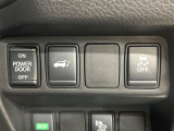 【パワーバックドア】スマートキーや運転席のボタンを押すだけでリアゲートが自動で開閉します!荷物を持っている時や、高い位置にあるバックドアを閉める際に便利な機能です♪