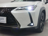 【オートライト】車外の明るさに応じて、自動的にライトの点灯・消灯をしてくれます。トンネルが続くような道でも、ライトスイッチを操作する必要がありません。消し忘れの心配もありません。