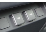 リアシートにもUSBが2個ございます。