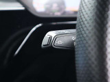 ●車線から逸脱する可能性があることを知らせるとともに、ハンドル操作をアシストすることにより車線からの逸脱回避を支援する装置です。