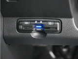 スマートインターチェンジを利用するに必須なETC車載器も付いています。あとはETCカードを差していただくだけで、煩わしい料金所でのお支払いも不要となります。