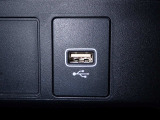 USBつなげられます♪充電などお役にたちますよ!!