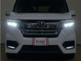 LEDヘッドライト(オートライト機能付)が搭載されており、遠くまで明るく均一に照らし、高速道路等での安心感が向上しております。