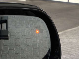ブラインドスポットアシストが搭載しており、死角からのお車が接近したらわかるようになっております。
