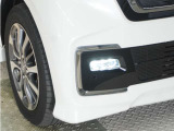 ◆フォグライト◆ 霧などの悪天候時、自車の位置を示すとともに前方や路肩が見えずらい時、近い位置をワイドに照らしてくれます