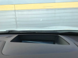 ★ヘッドアップディスプレイ★ フロントガラスに車速や案内情報を映し、視線移動を最小限に抑えて安全運転をサポートします。