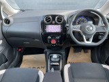 ◆◆◆運転席まわりはこのように機能的にまとまっています。足元が広くて、開放的ですよ!ぜひお座りください。