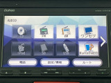 CDやラジオをはじめ、USBやBluetooth Audioなど複数の音源に対応したメニューが並びます。画面上で選択肢を確認しながら切り替えられ、普段使う音源に合わせて活用しやすい装備です。