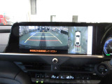 車両を上方から見たような映像をナビ画面に表示するパノラミックビューモニターが付いています。