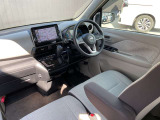 広々とした視界を体感できます。運転が楽しくなりますね。