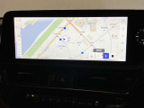 G-Link契約でご利用いただけるセンター通信型のナビ機能「コネクティッドナビ」を装備。従来のナビゲーションよりもリアルタイムな情報提供を可能にしました。
