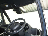 見通しのよいすっきりとした視界で、誰でも運転しやすいです。運転のしやすさは疲れにくさにも繋がりますよ♪