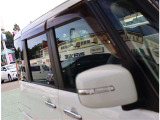 自社工場を3拠点完備しております。重整備やカスタムを始め、ご購入後のお車のメンテナンスも弊社にお任せください。