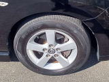 タイヤの溝は4本ともまだまだございます