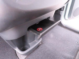 タバコのニオイが気になる方にもおすすめの禁煙車です♪ 快適な車内で、毎日の通勤やお買い物、ご家族でのお出かけにも気持ちよくお乗りいただけます!ぜひ一度、実車をご覧ください。