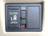 【パワースライドドア】スマートキーや運転席のスイッチでスライドドアの開閉が可能♪電動だから力を入れてドアを開ける必要が無く、小さいお子様でも、重い荷物を持っている時もラクに開け閉めできます♪