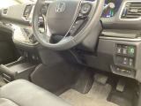 自社整備工場で点検整備をおこなってからお渡ししています。車検が残っている場合は『12ヶ月点検整備』を、車検整備付きの場合は『車検整備』をおこないます。整備費用は車両本体価格に含まれています。