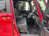 フロントシート、運転席側